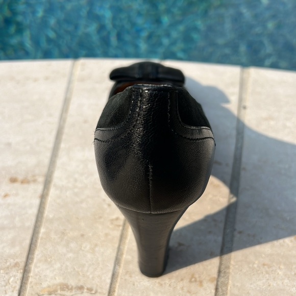 Black Pumps Size EU38 US7.5 Learher and Suede Bow Detail Front High Heel - Picture 9 of 12